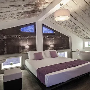 2* Hotel Neverfull Boutique